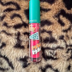 MAC x Stranger Things Excellent Erica Lipglass: Light Coral